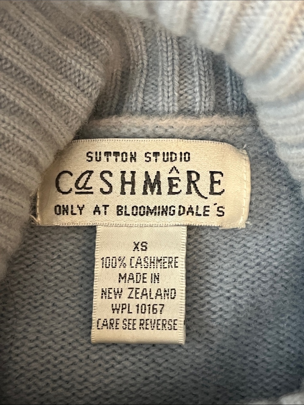Sutton studio Bloomingdale’s Cashmere Dusty Blue Turtleneck Sweater